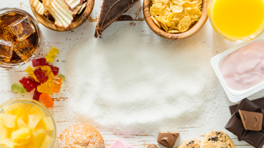 En stor del av maten som vi äter innehåller tillsatt socker i olika former.  Foto: Shutterstock